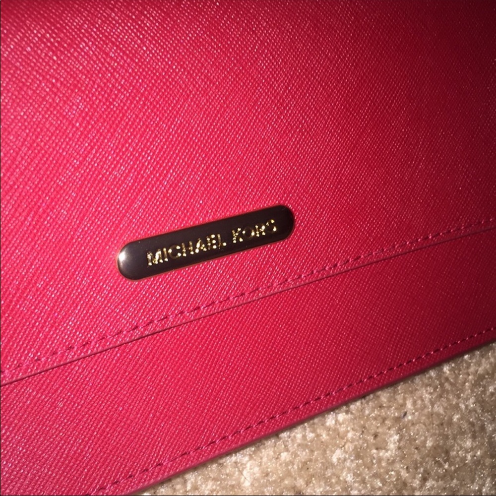 New Michael Kors clutch - Picture 4 of 4
